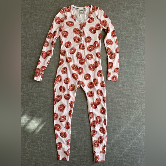PINK Victoria’s Secret Onesie Sleepwear Doughnut print Size Medium - Picture 2 of 16